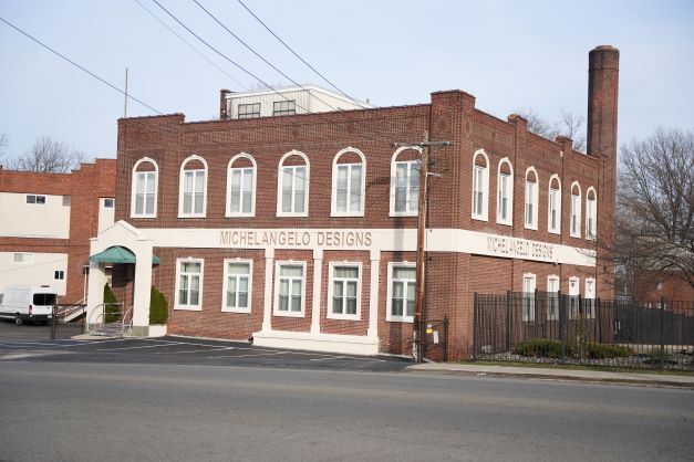 DSC08185 - Dumont Present (1)